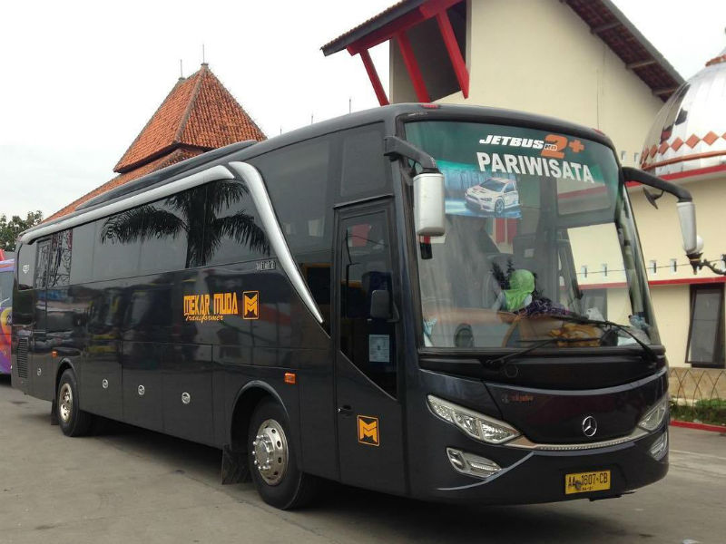 Bus Mekar Muda