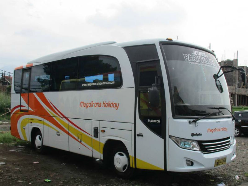 Bus Pariwisata Bandung - Bus Mega Trans Holiday