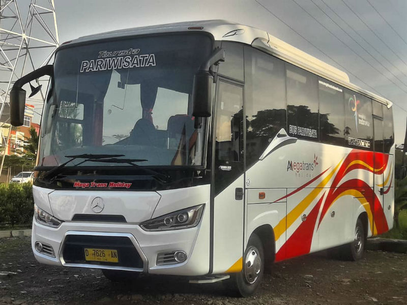 Sewa Bus Medium Bandung - Bus Mega Trans Holiday