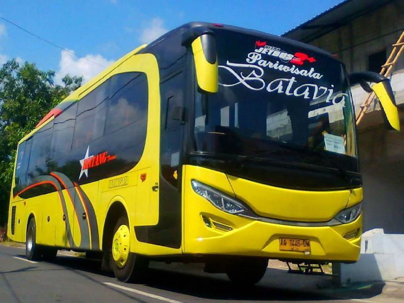 Bus Pariwisata Ngawi - Bintang Trans