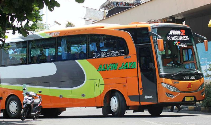 Bus Pariwisata di Sidoarjo - Alvin Jaya