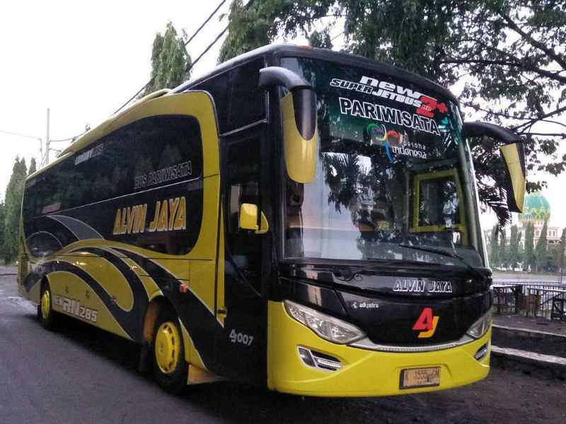 Sewa Bus Pariwisata Surabaya - Alvin Jaya