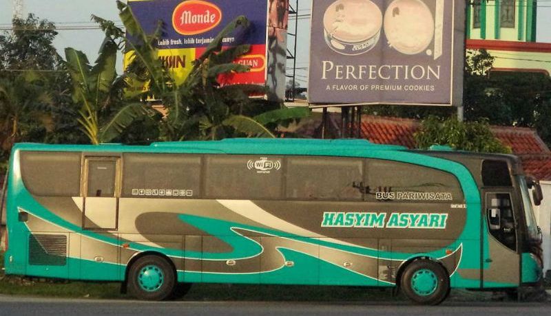 Sewa Bus Pariwisata Surabaya - Hasyim Asyari