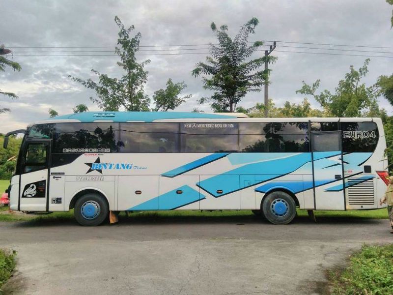 Sewa Bus Pariwisata di Ngawi - Bintang Trans