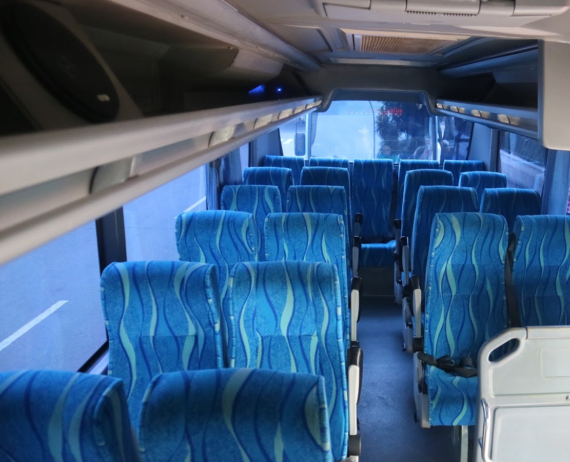 Fasilitas yang Dimiliki Bus Luxury - Panduan Lengkap Sewa Bus Luxury untuk Kenyamanan Perjalanan Anda