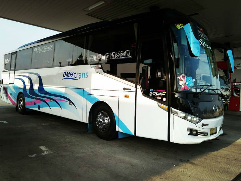 Sewa Bus Pariwisata Bandung - Bus DMH Trans