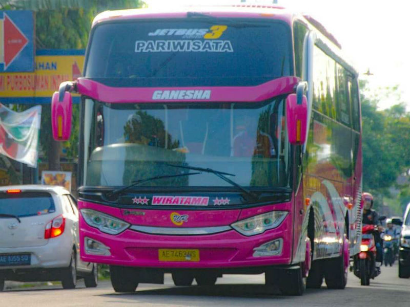 Bus Pariwisata di Ponorogo - Wiratama