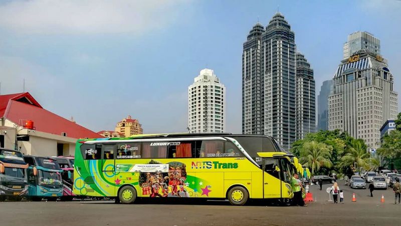 Bus Pariwisata - NTTS Trans